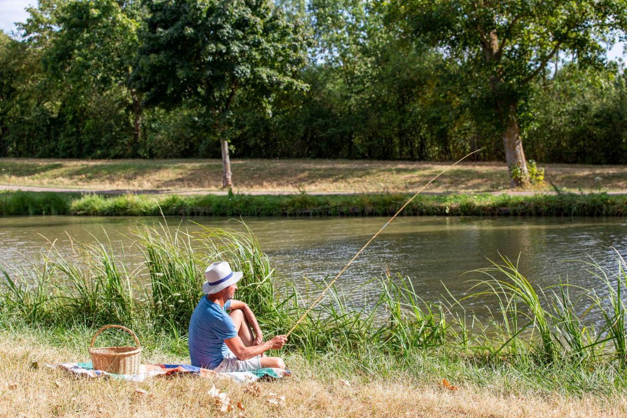 Camping De Nevers Exterior photo